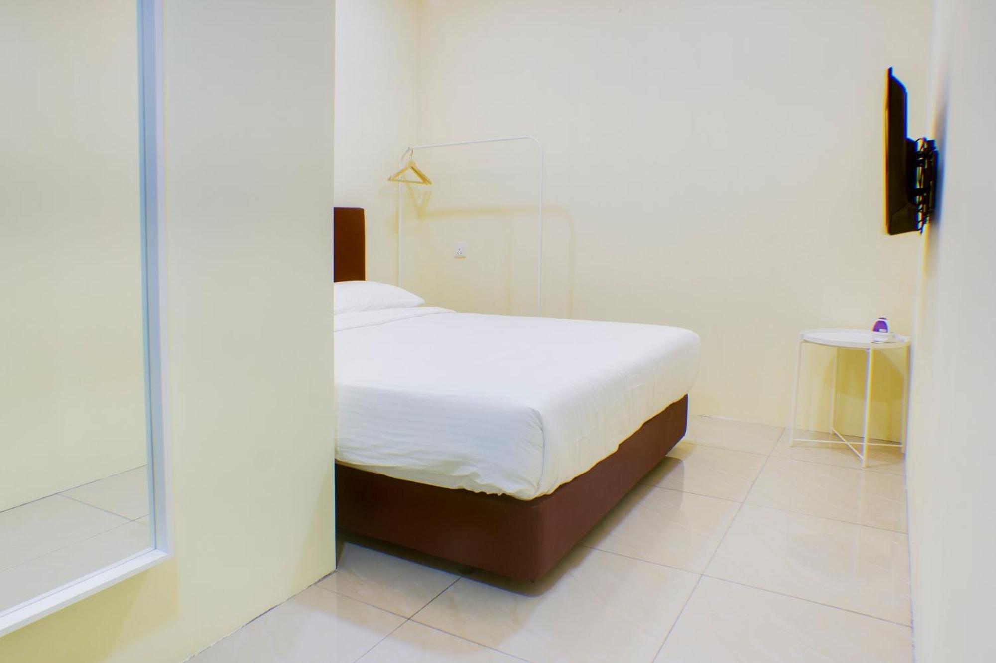 Oyo 90090 Roselyn Inn 2 Pasir Gudang Ngoại thất bức ảnh