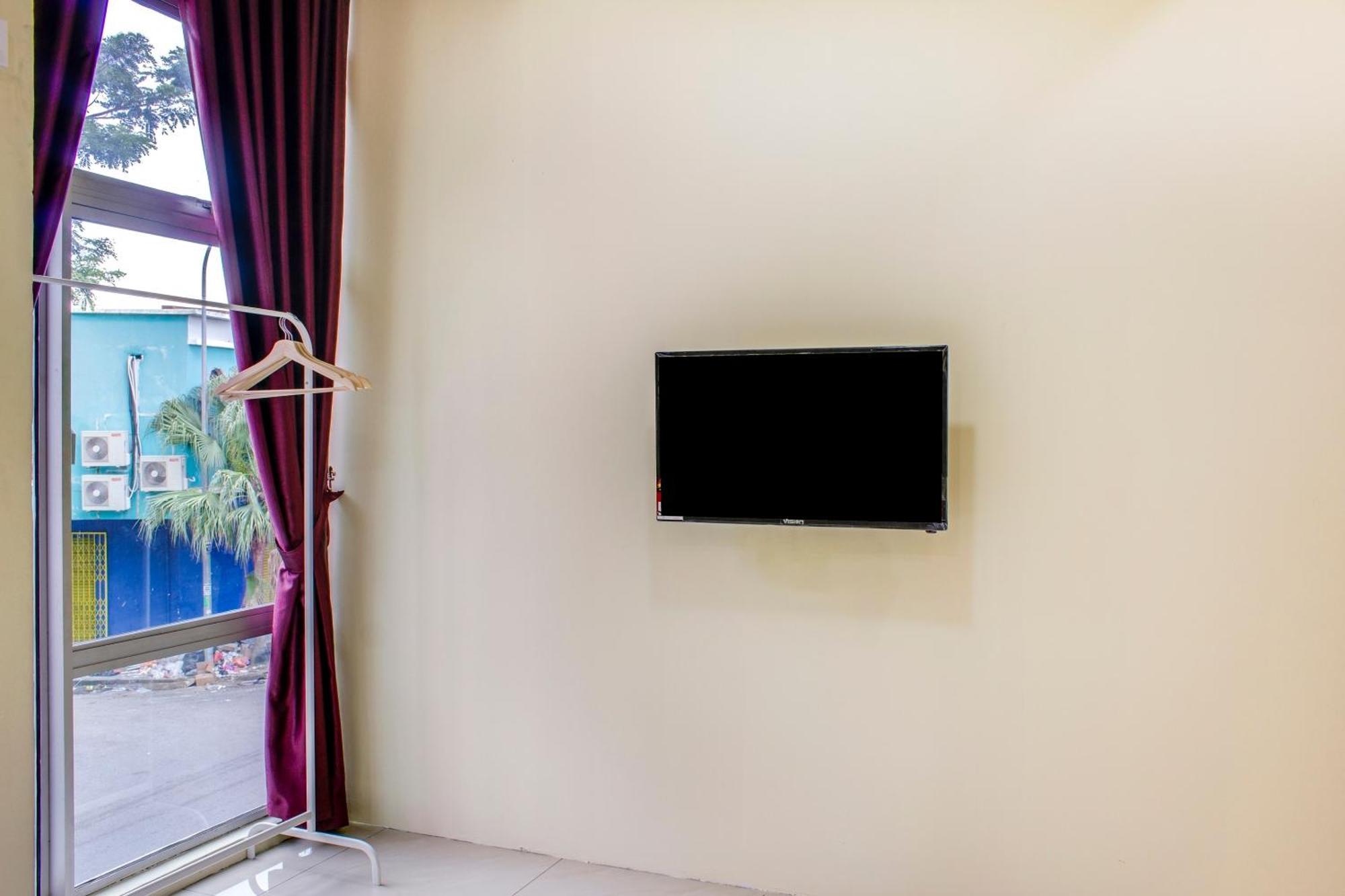 Oyo 90090 Roselyn Inn 2 Pasir Gudang Ngoại thất bức ảnh