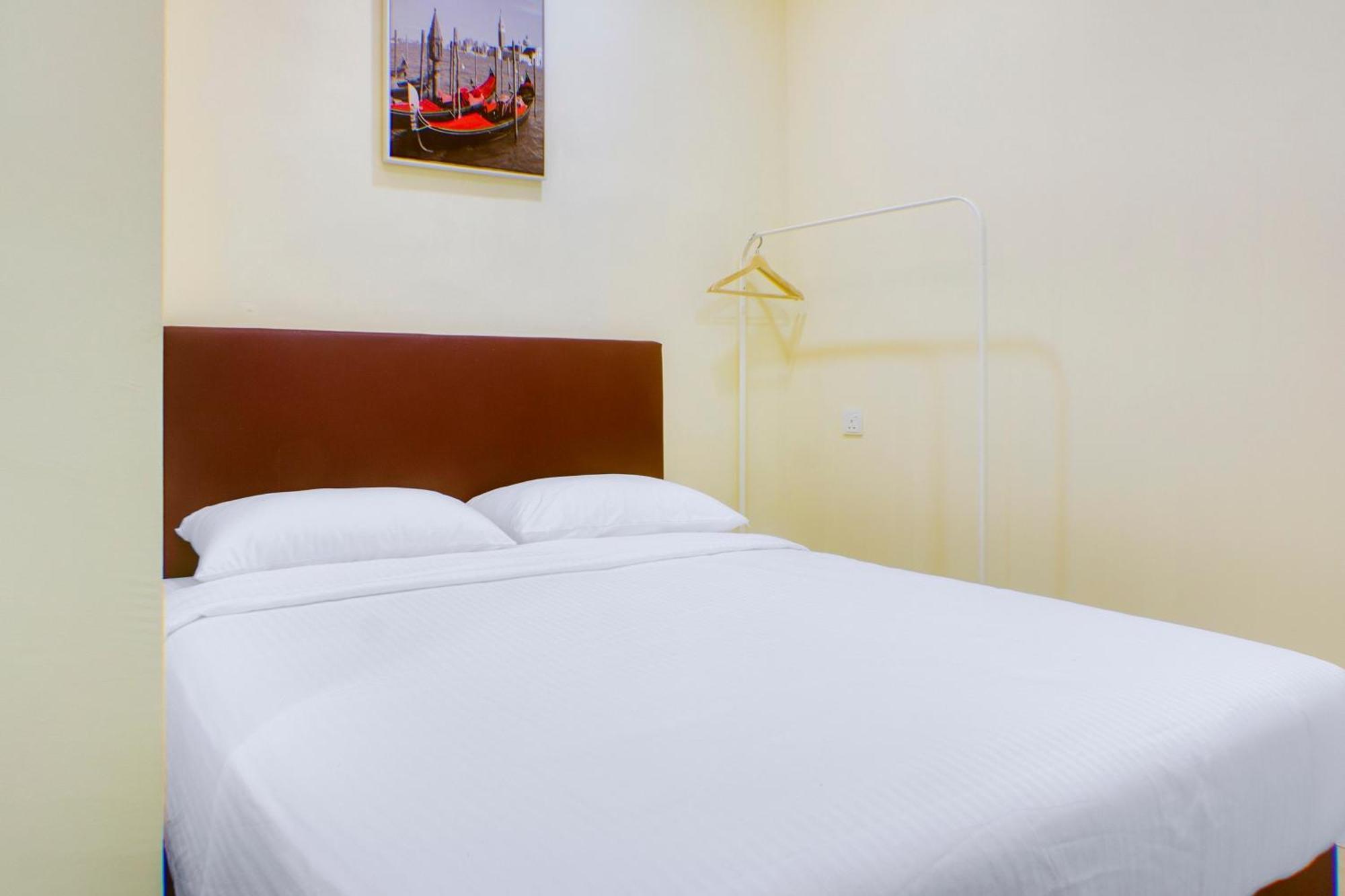 Oyo 90090 Roselyn Inn 2 Pasir Gudang Ngoại thất bức ảnh